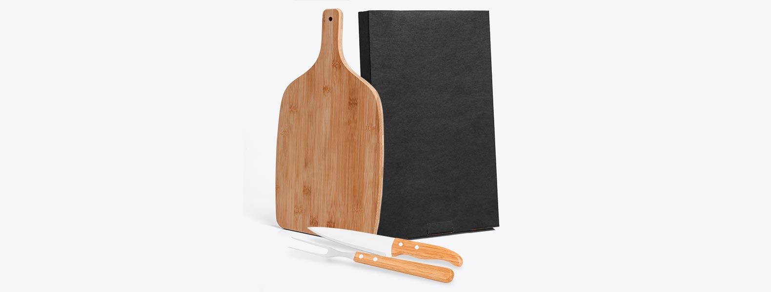 Kit Para Churrasco Em Bambu Com Tábua E Facas